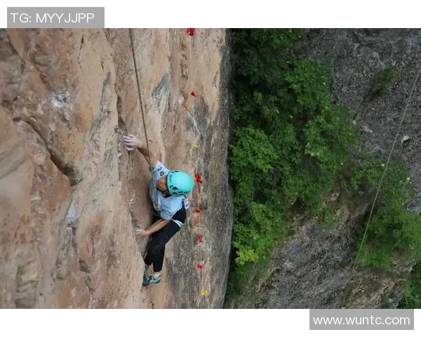 南京攀岩队灵活性变革引发热议助力攀岩运动新发展 南京攀岩队灵活性变革引发热议助力攀岩运动新发展