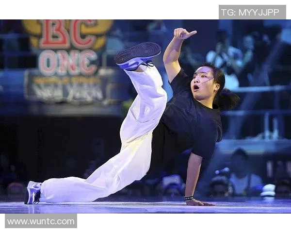 全国街舞大赛特别报道：北京滑板队如何从默默无闻到闪耀舞台的成长历程